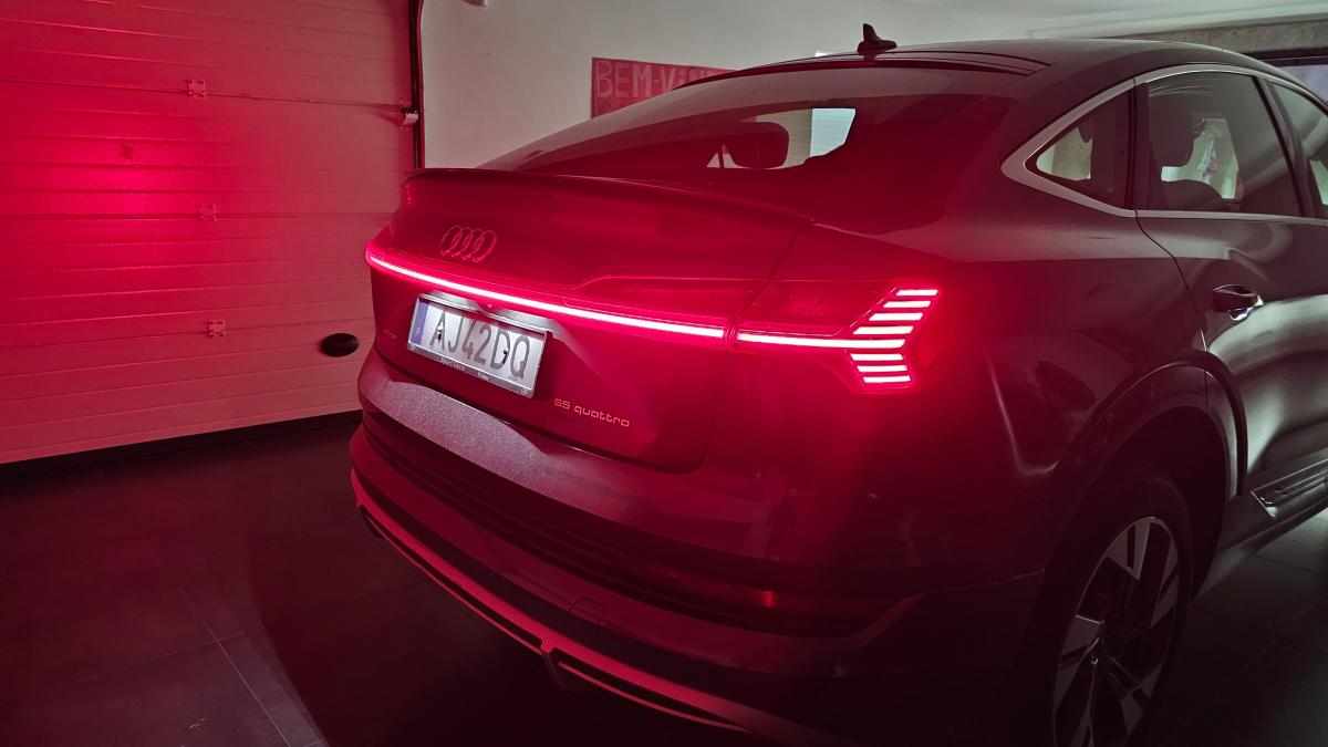 audi-e-tron-55-quattro-2021-eletrico