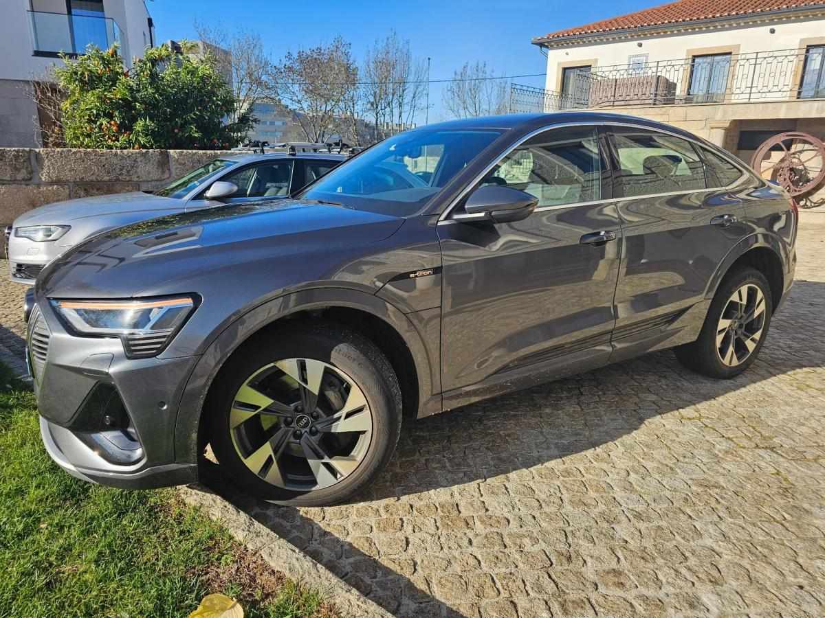 audi-e-tron-55-quattro-2021-eletrico