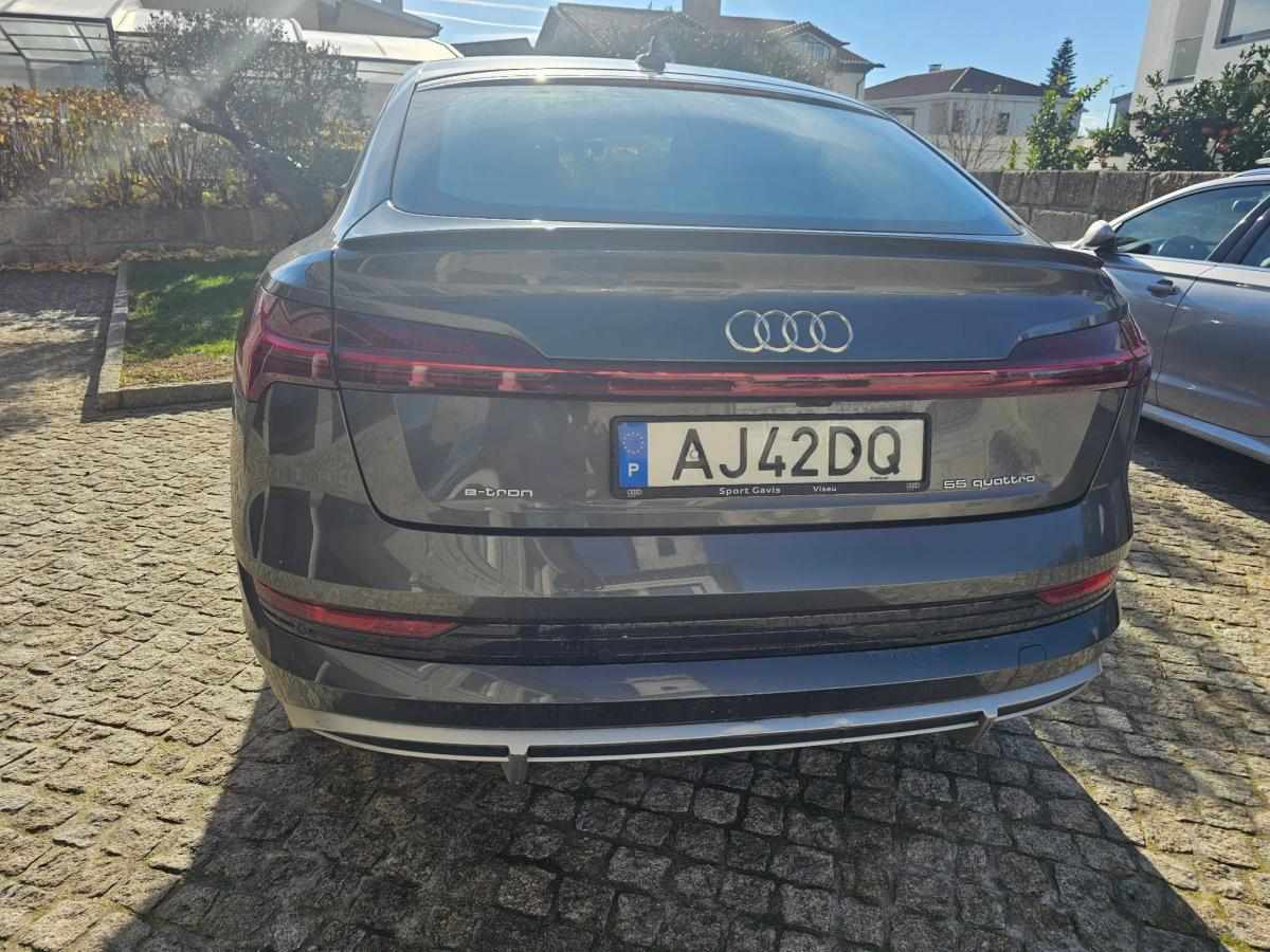 audi-e-tron-55-quattro-2021-eletrico