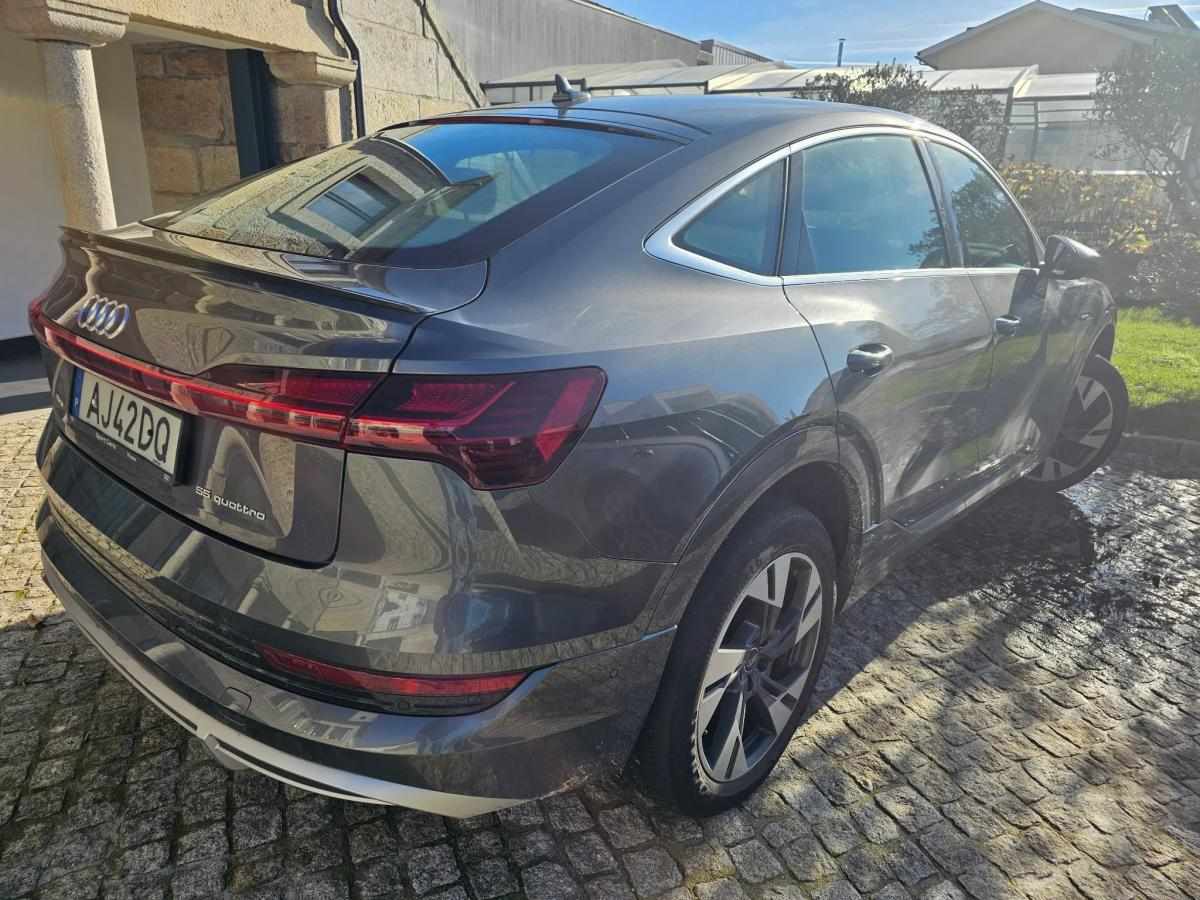 audi-e-tron-55-quattro-2021-eletrico