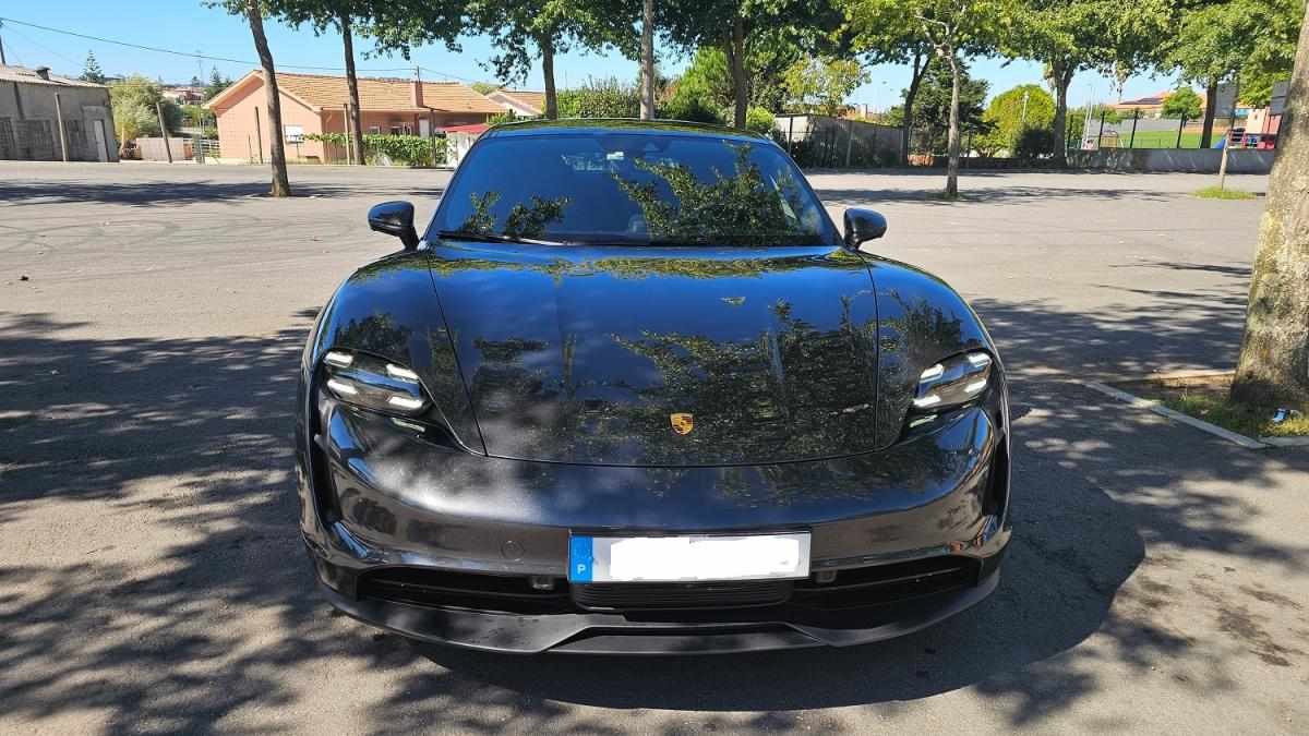 porsche-taycan-4-2021-eletrico