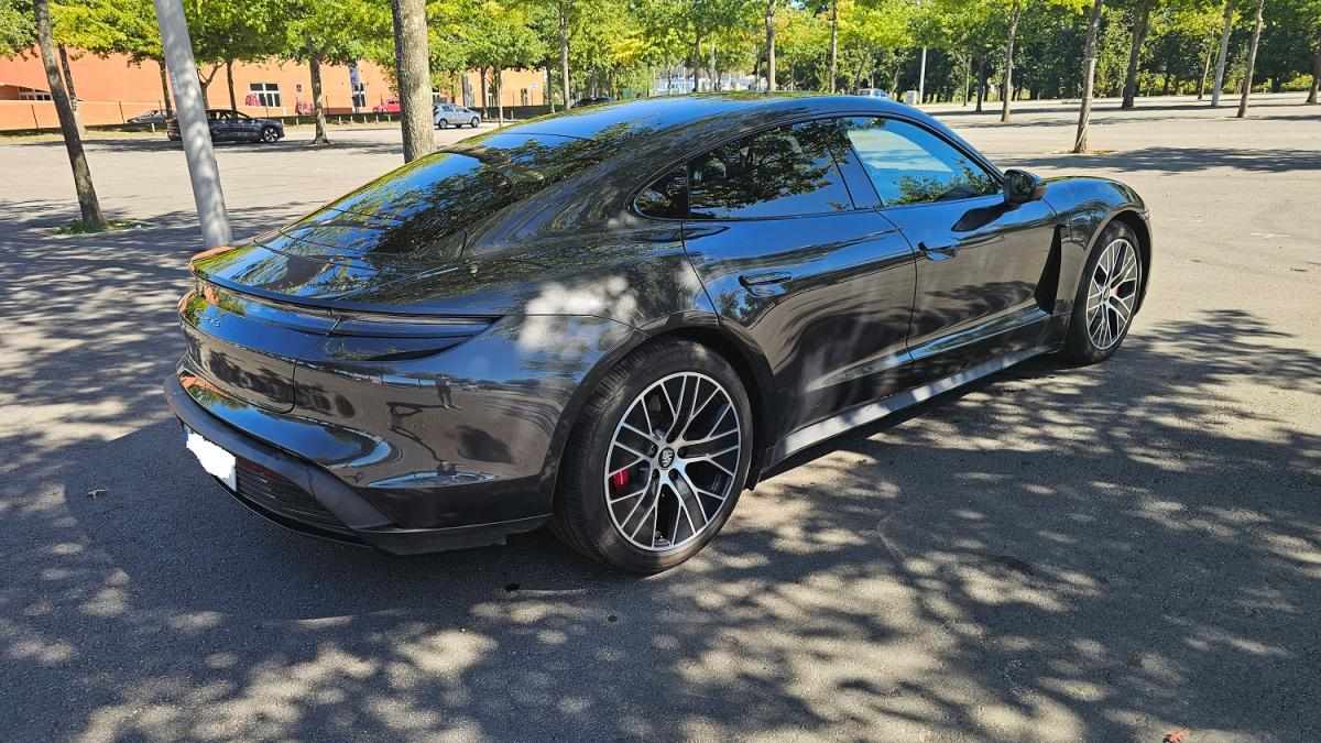 porsche-taycan-4-2021-eletrico