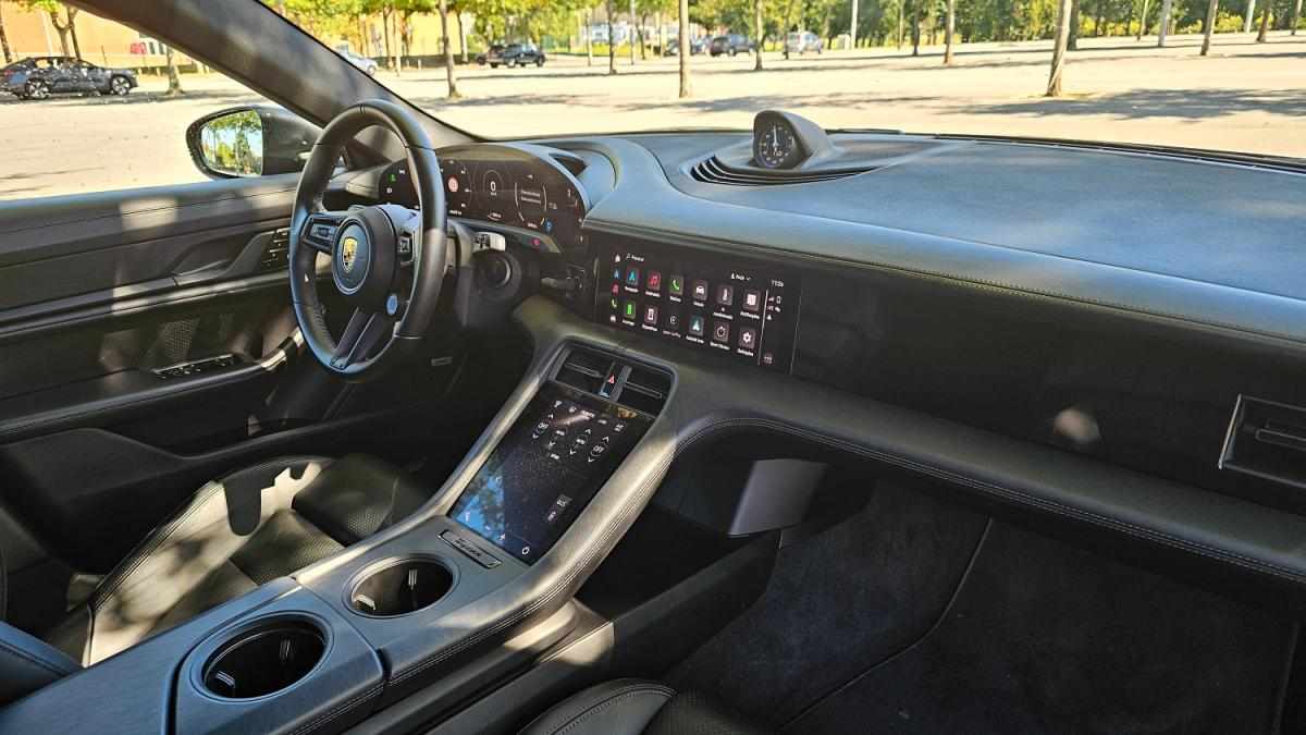 porsche-taycan-4-2021-eletrico