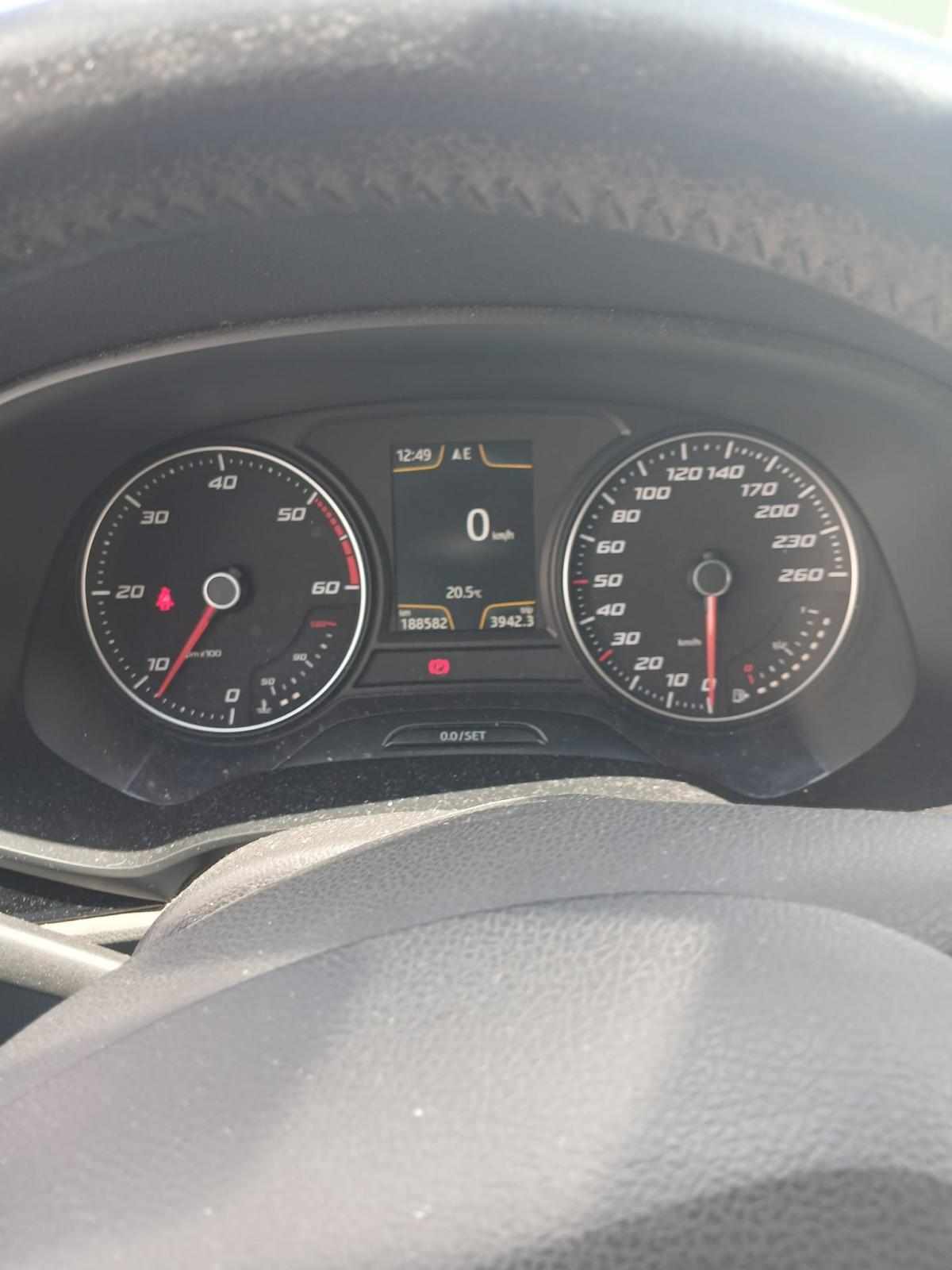seat-leon-1-6-tdi-ecomotive-2014-diesel-1598cc