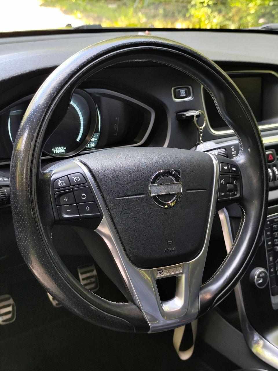 volvo-v40-1-6-2013-diesel-1560cc