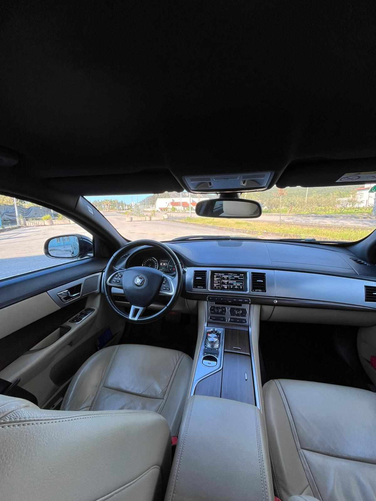 jaguar-xf-3-0-v6-2015-diesel-2993cc