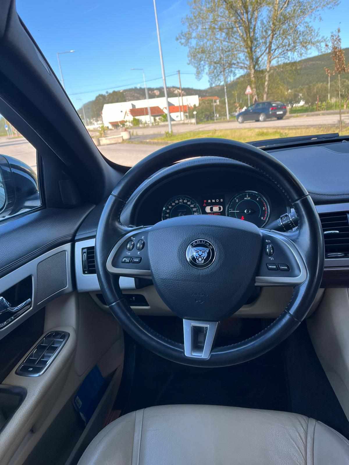 jaguar-xf-3-0-v6-2015-diesel-2993cc