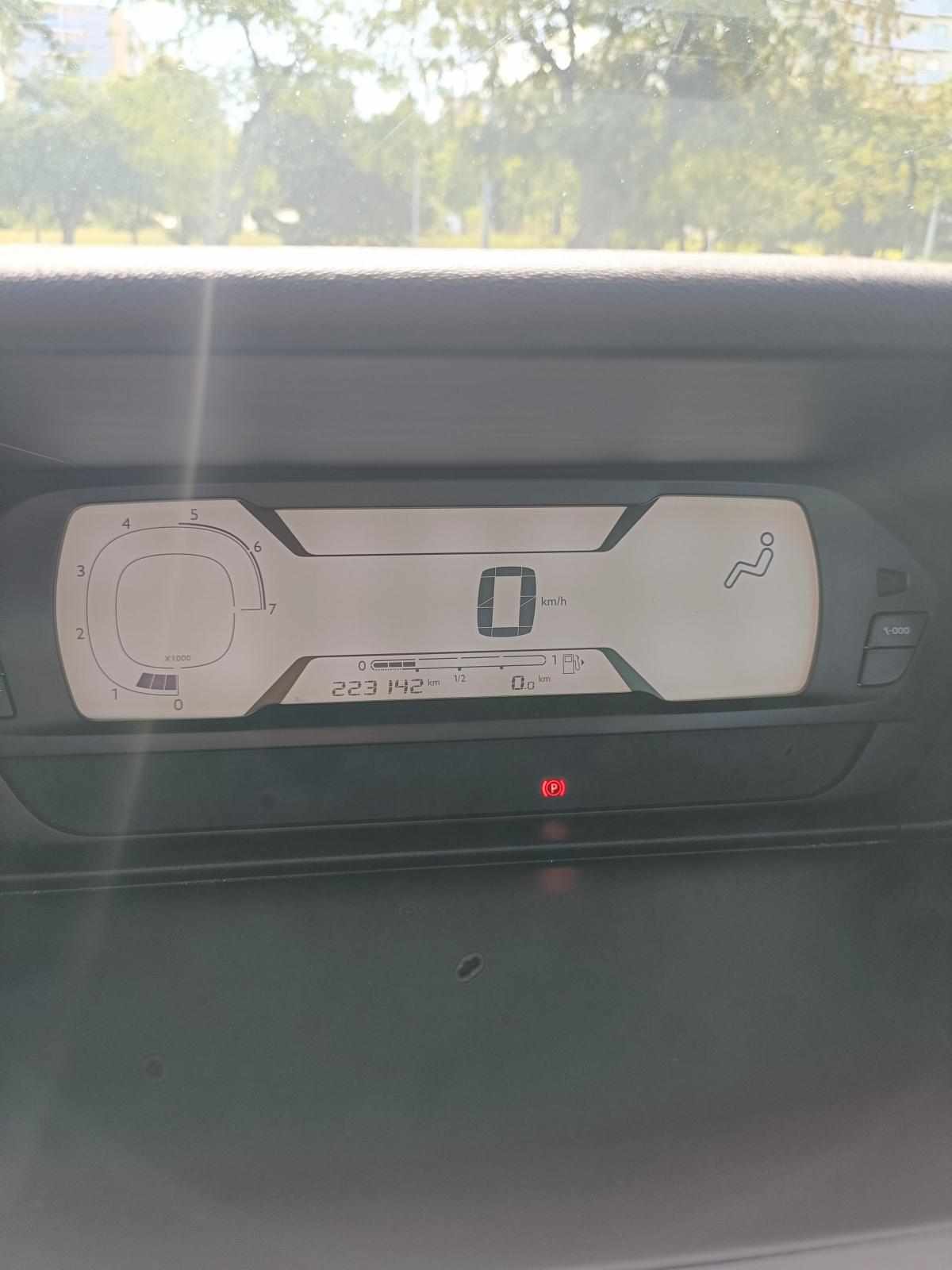 citroen-c4-picasso-1-6-bluehdi-2018-diesel-1560cc