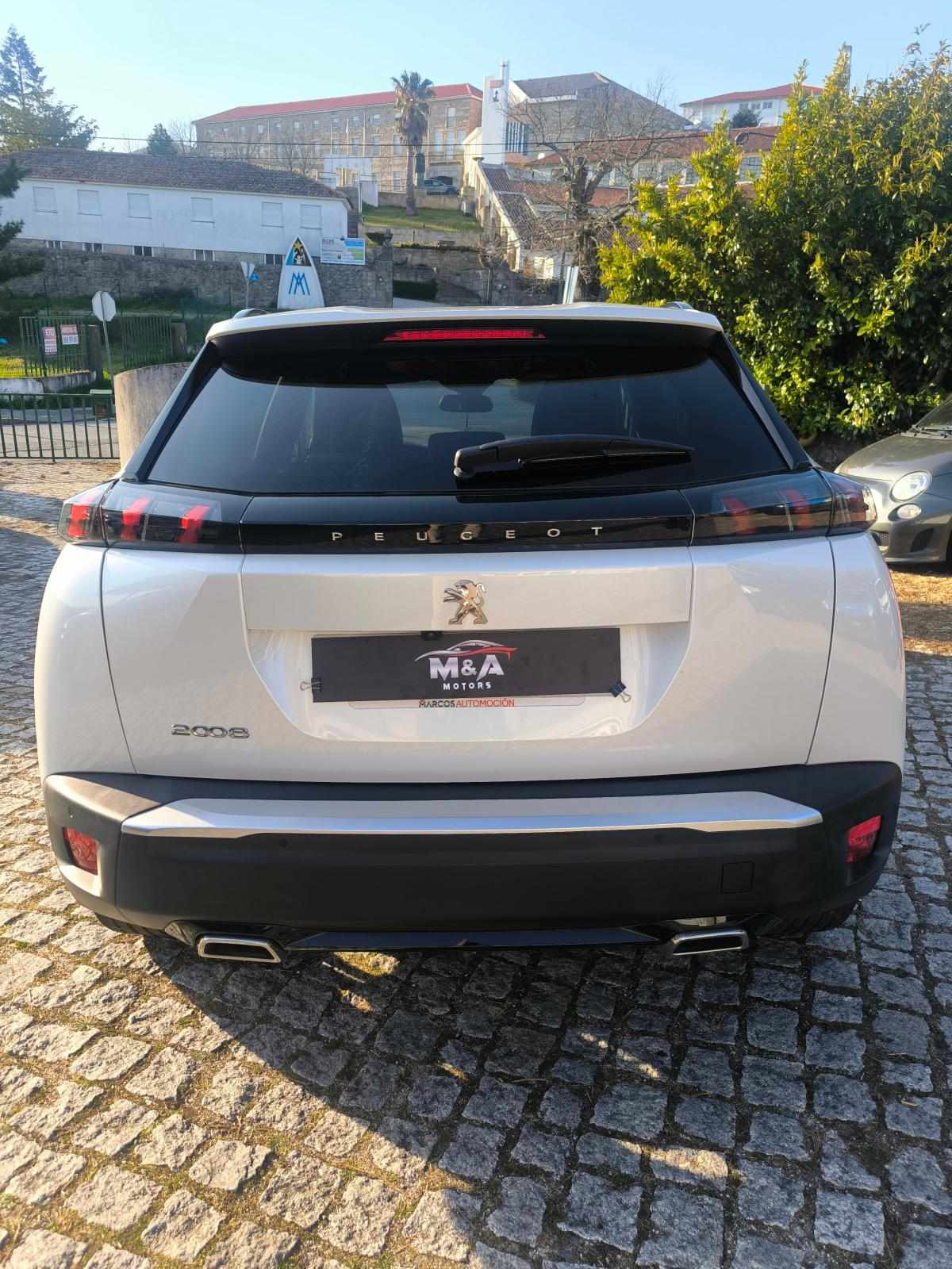 peugeot-2008-1-2-puretech-2023-gasolina-1199cc