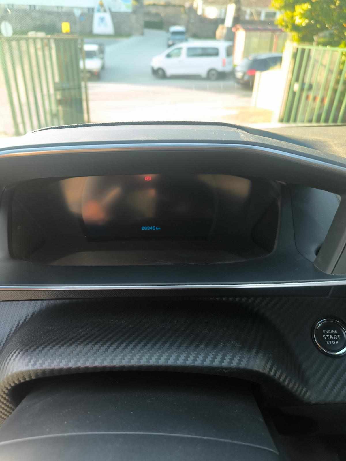 peugeot-2008-1-2-puretech-2023-gasolina-1199cc