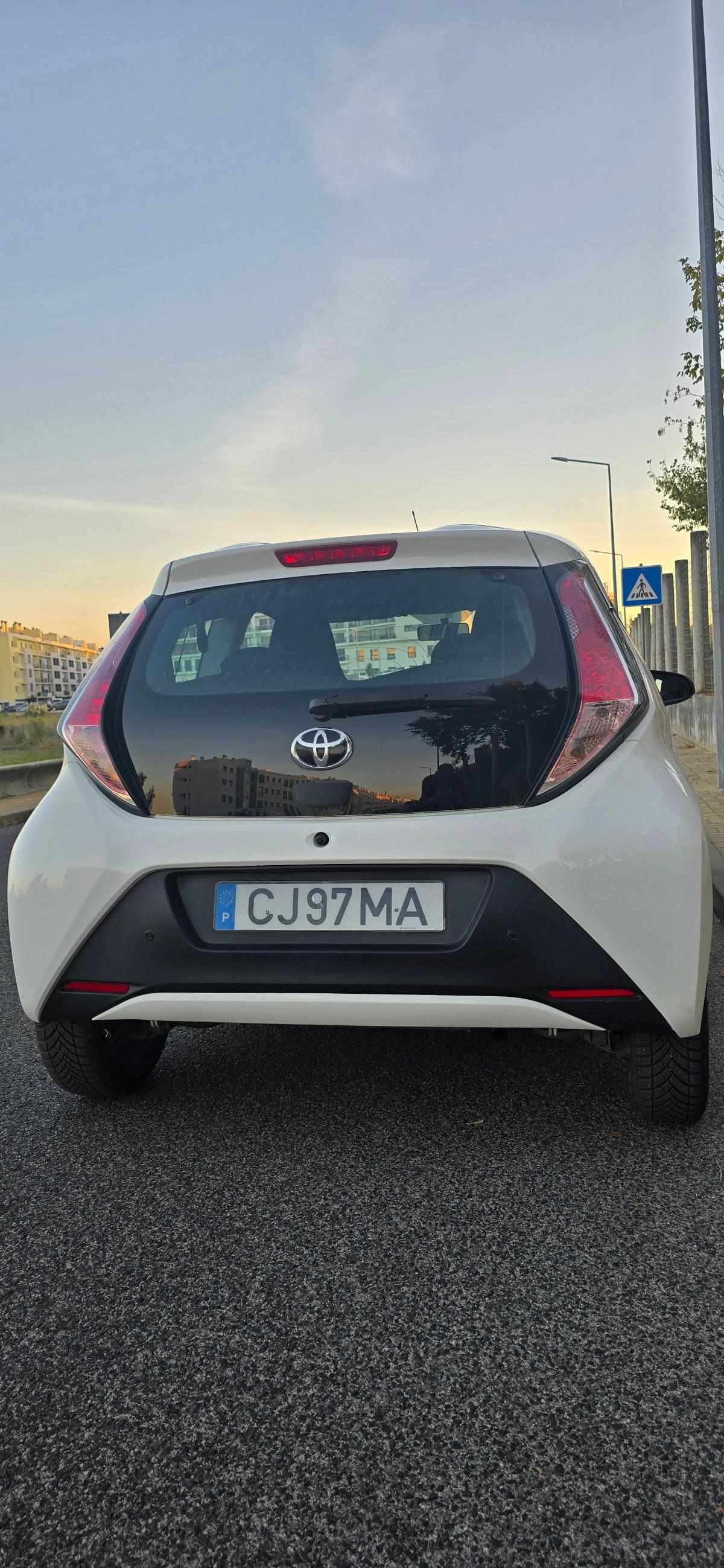 toyota-aygo-1-0-vvt-i-2017-gasolina-998cc