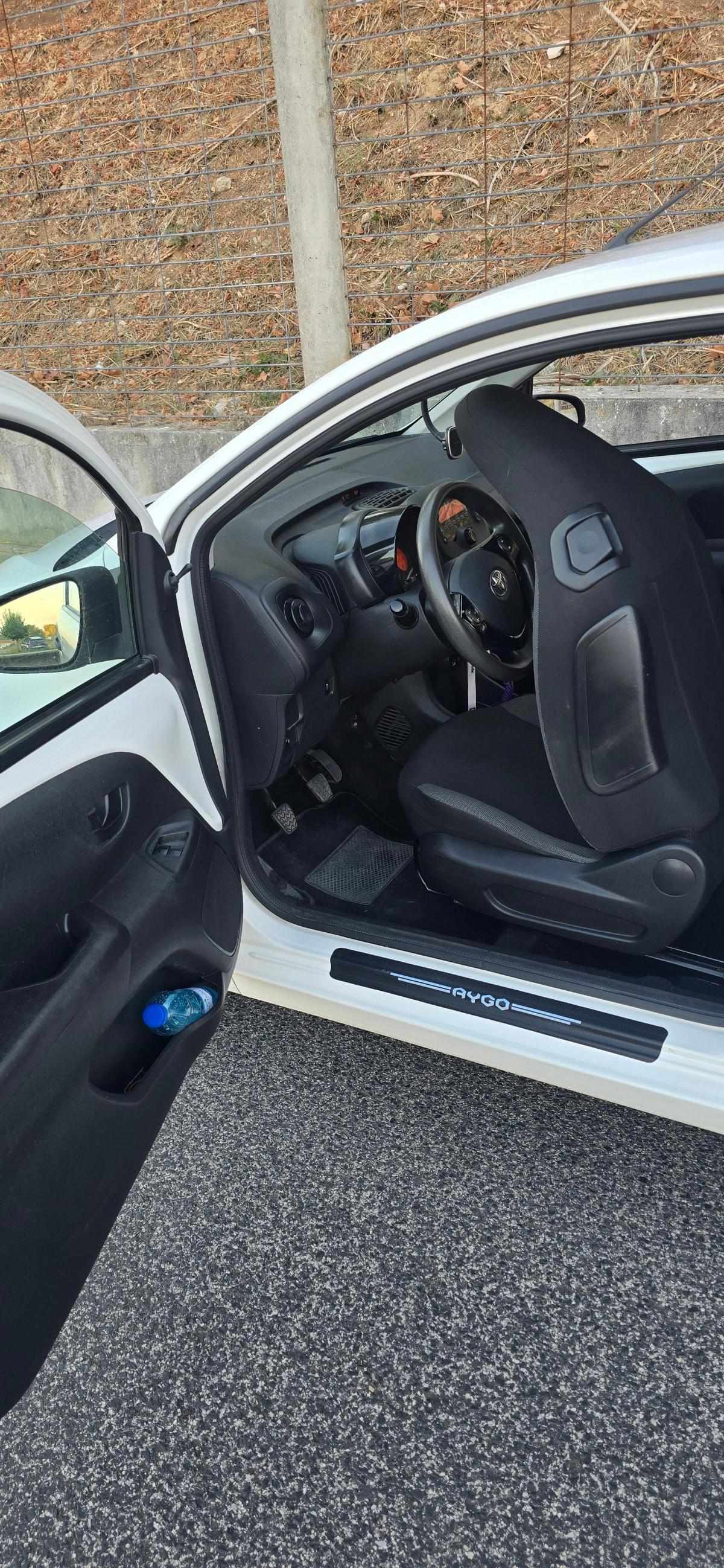 toyota-aygo-1-0-vvt-i-2017-gasolina-998cc