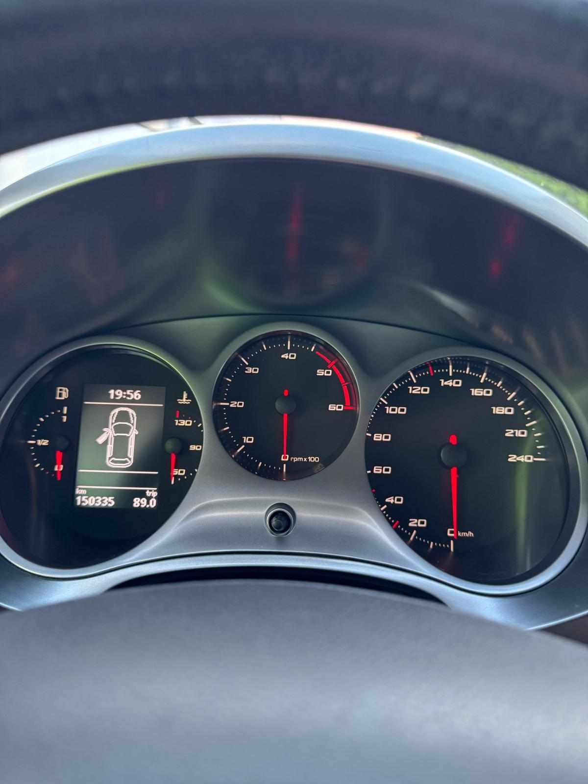 seat-leon-1-6-tdi-2012-diesel-1598cc