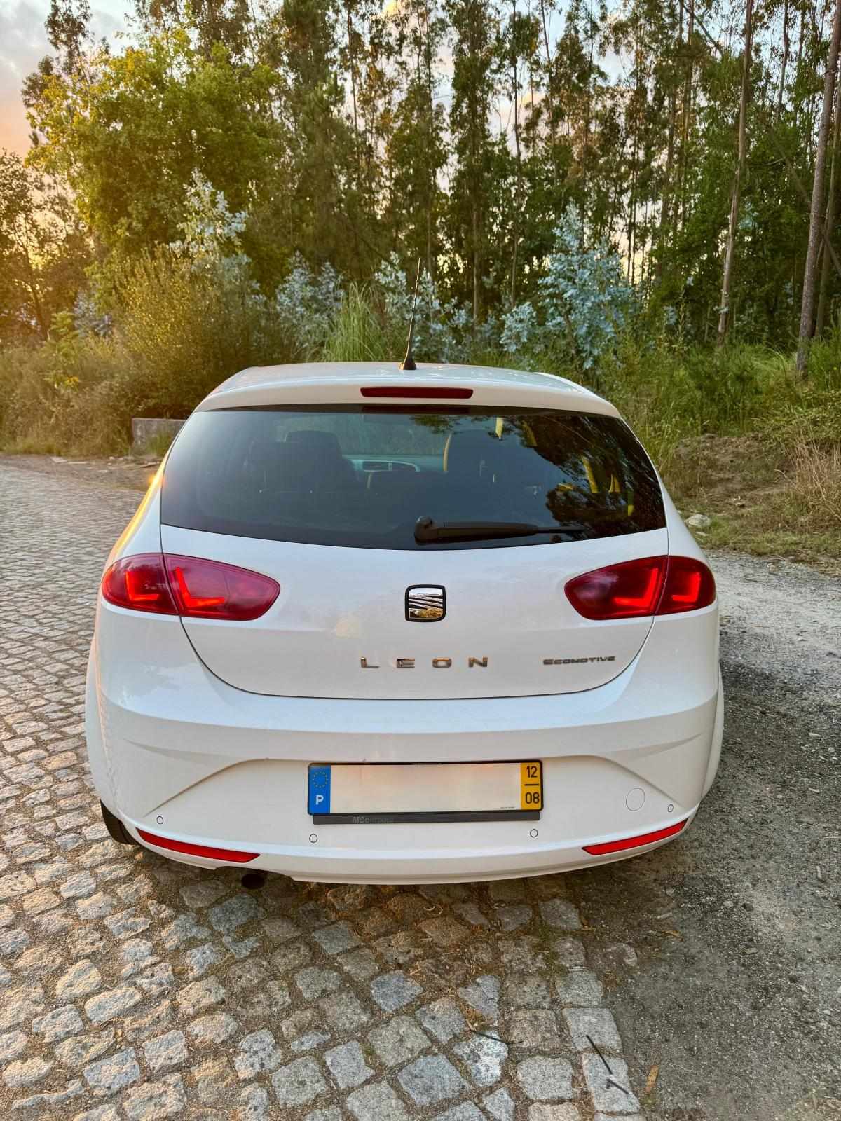 seat-leon-1-6-tdi-2012-diesel-1598cc