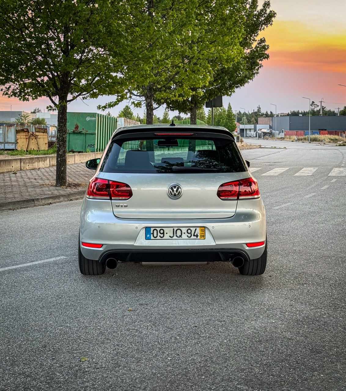 volkswagen-golf-2-0-tdi-2010-diesel-1968cc
