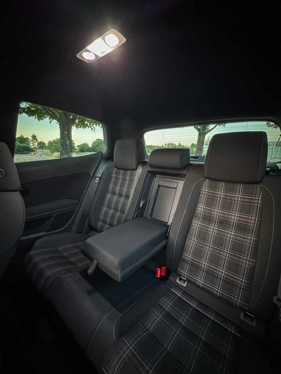 volkswagen-golf-2-0-tdi-2010-diesel-1968cc