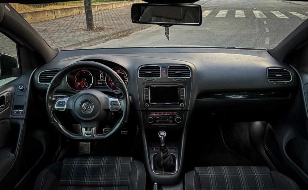 volkswagen-golf-2-0-tdi-2010-diesel-1968cc