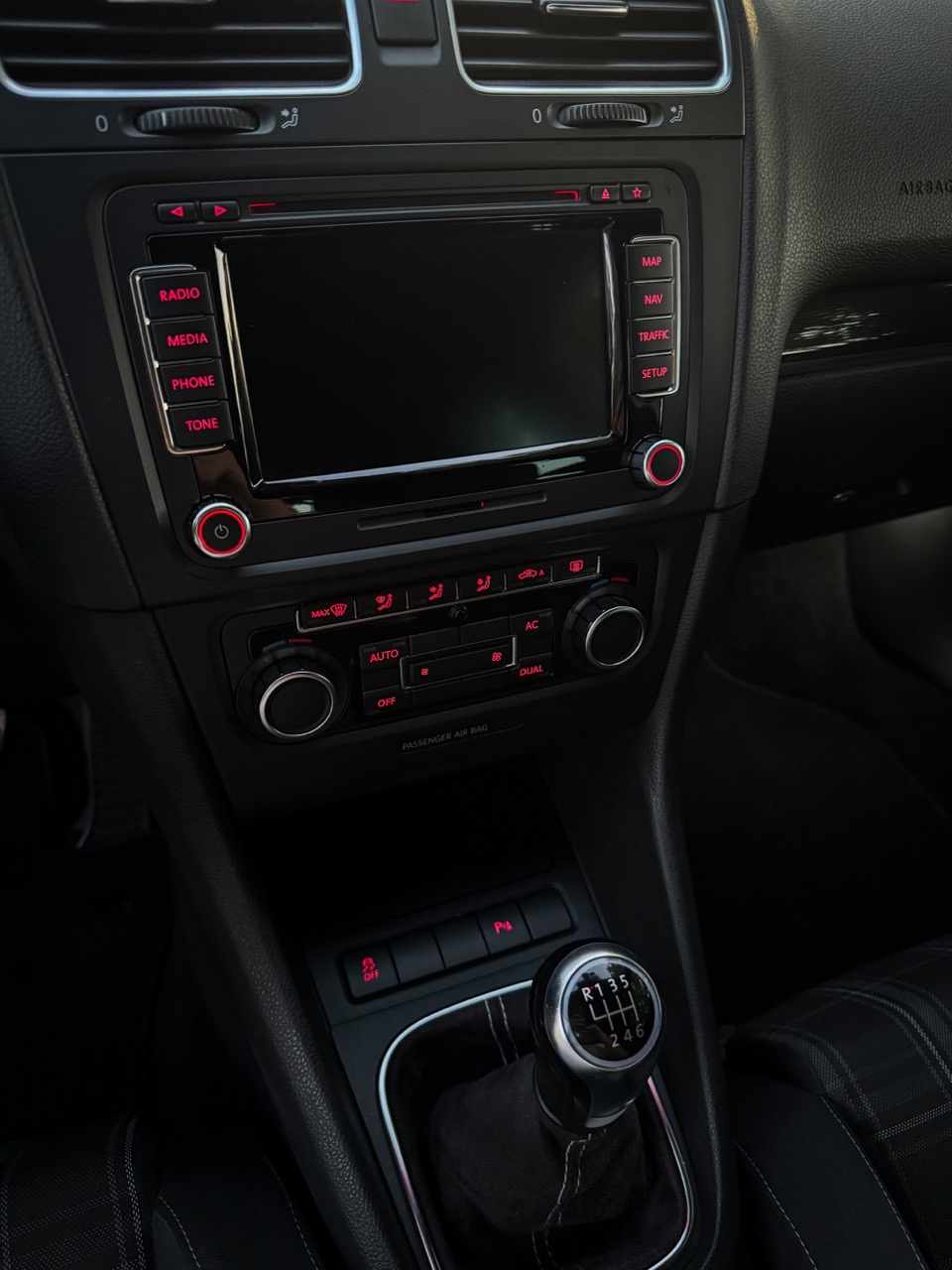 volkswagen-golf-2-0-tdi-2010-diesel-1968cc