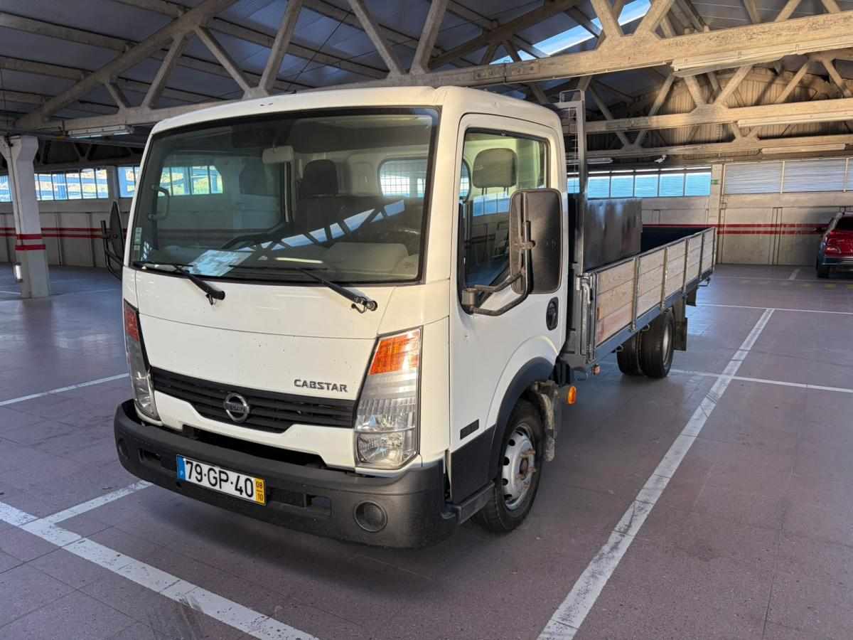 nissan-cabstar-2-5-131cv-2008-diesel-2488cc