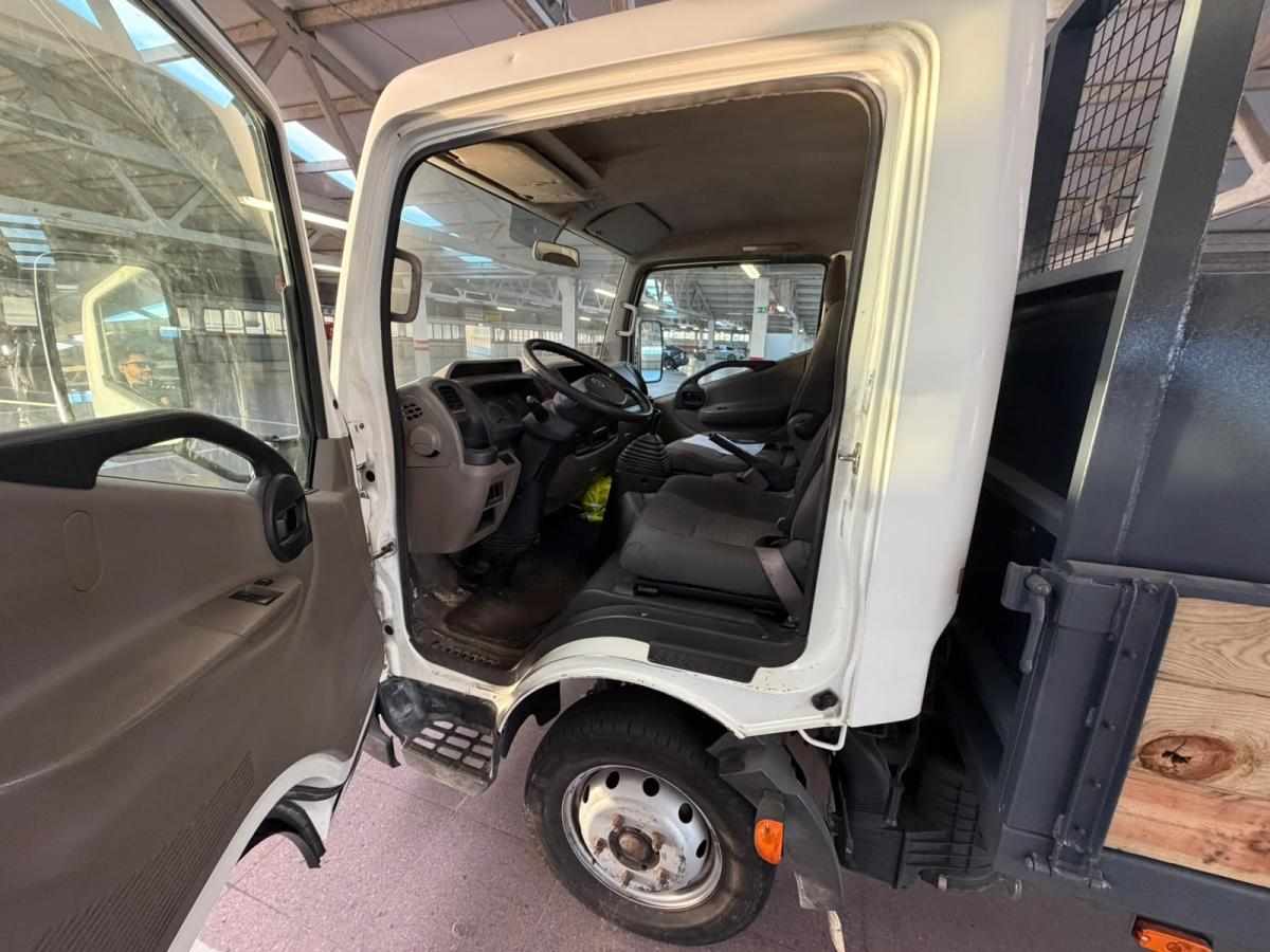 nissan-cabstar-2-5-131cv-2008-diesel-2488cc