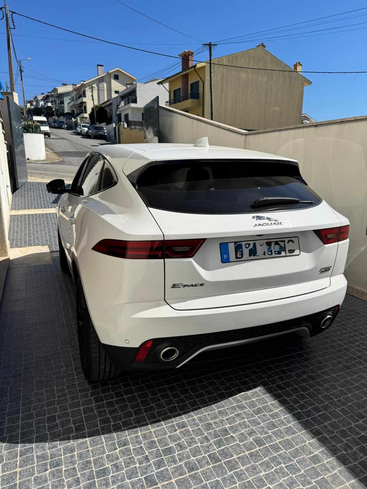 jaguar-e-pace-d150-2-0-awd-2018-diesel-1999cc