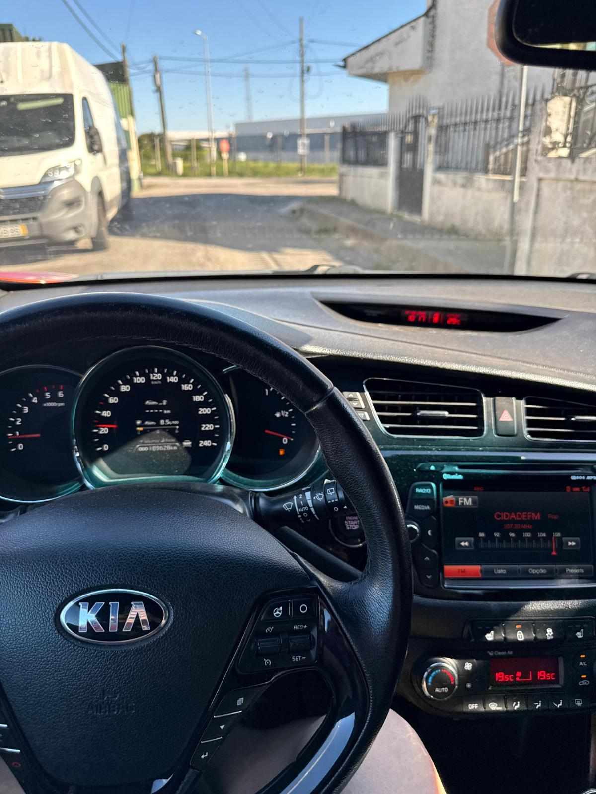 kia-ceed-1-6-crdi-2014-diesel-1582cc