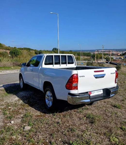 toyota-hilux-2-4-4wd-2018-diesel-2393cc
