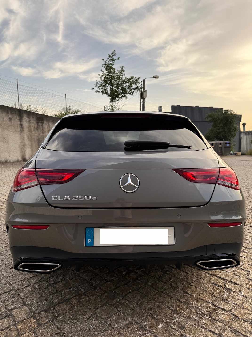 mercedes-benz-cla-250-e-2022-gasolina-1332cc