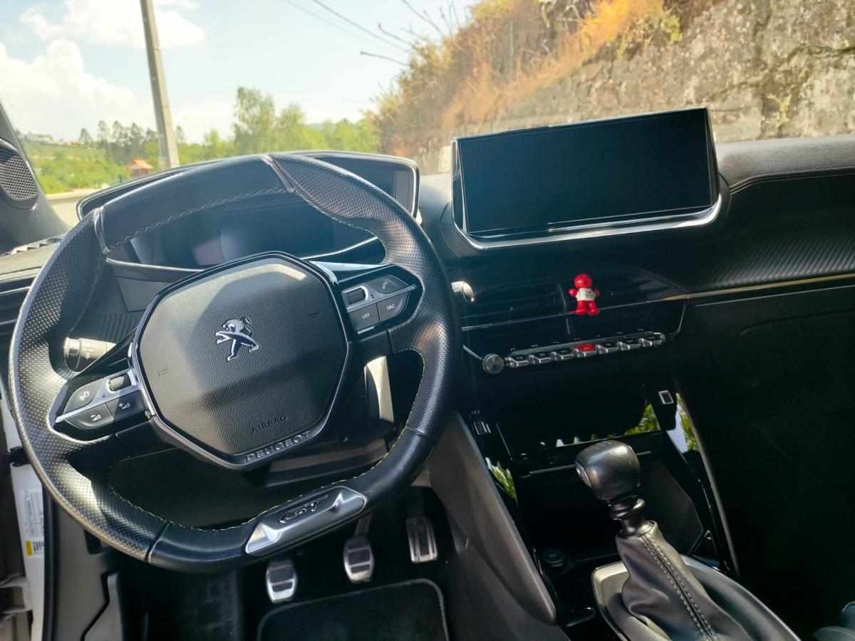 peugeot-2008-1-2-puretech-2021-gasolina-1199cc