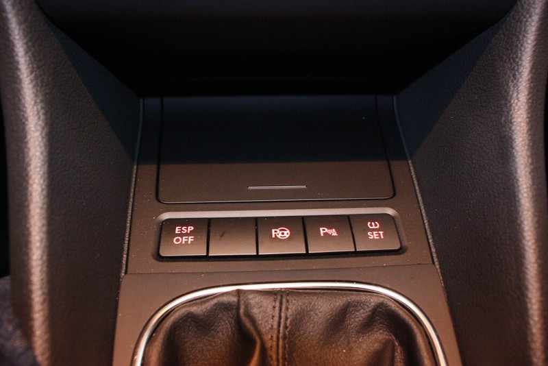 volkswagen-golf-2-0-tdi-2009-diesel-1968cc