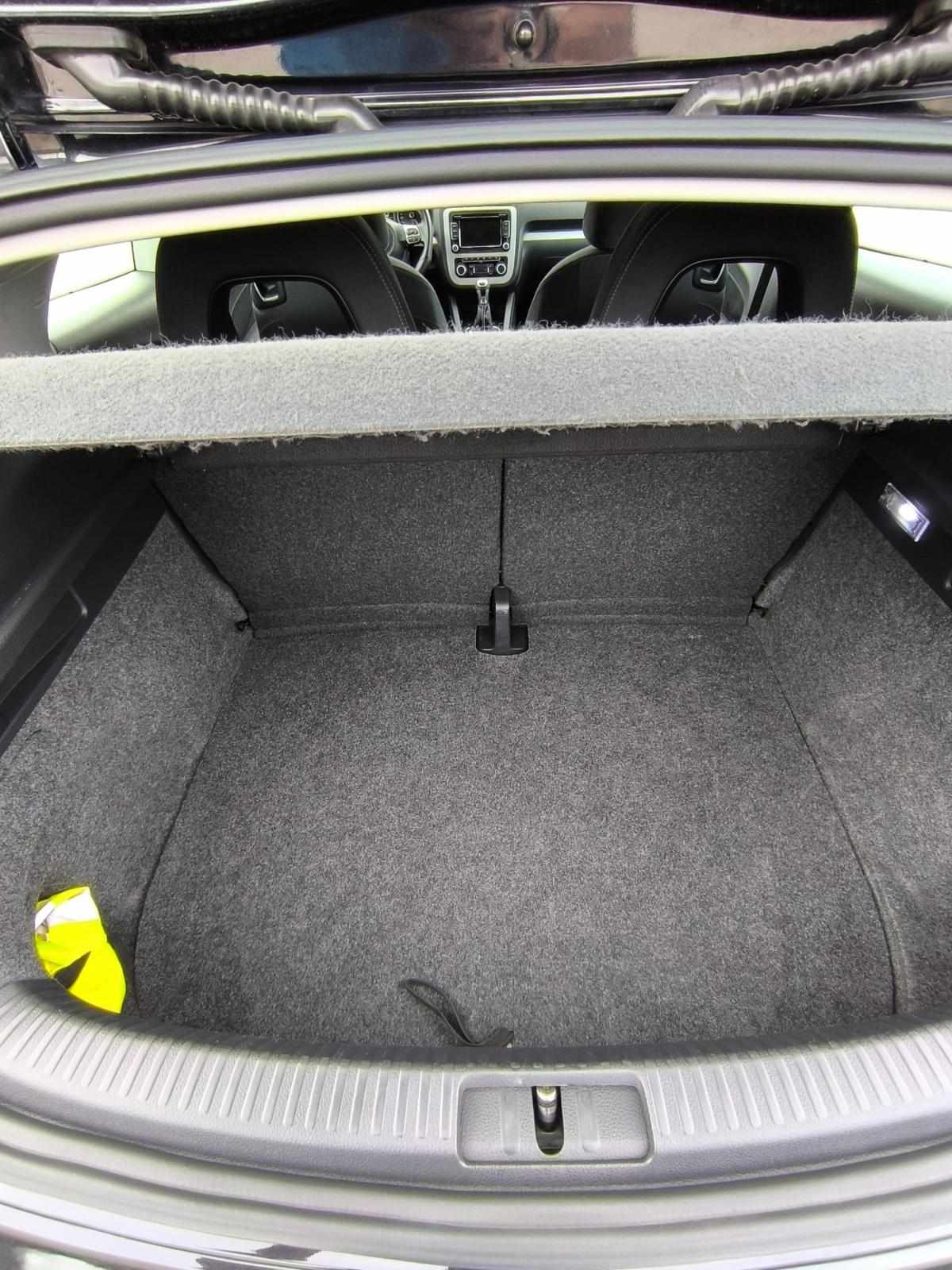 volkswagen-scirocco-2-0-tdi-2010-diesel-1968cc