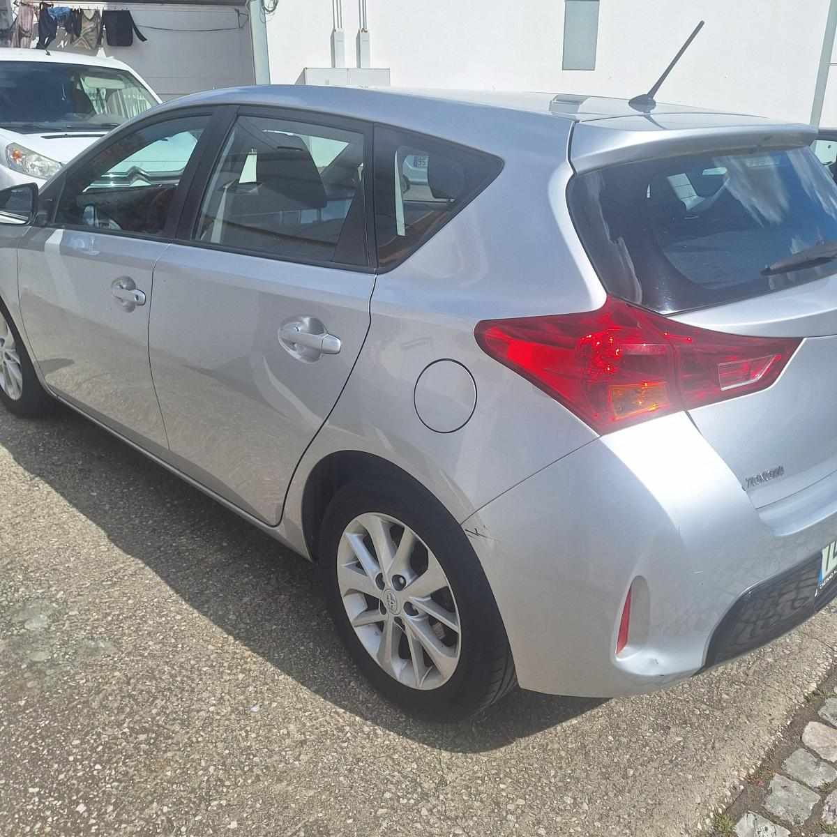 toyota-auris-1-33-dual-vvt-i-2013-gasolina-1329cc