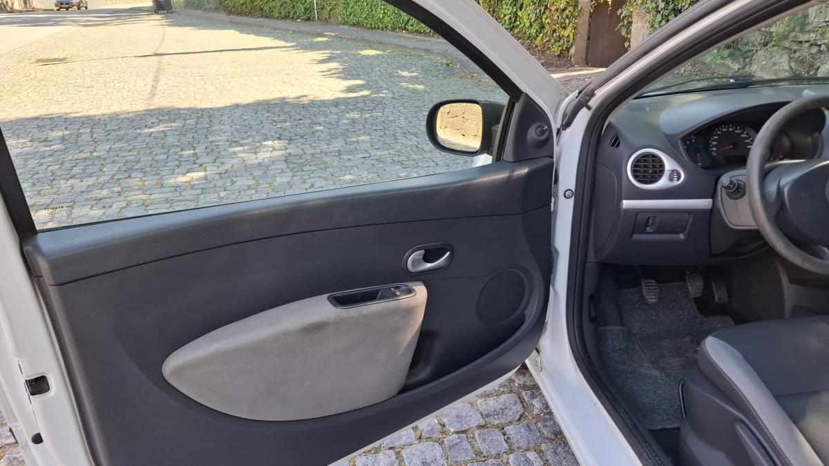 renault-clio-1-5-dci-2011-diesel-1461cc