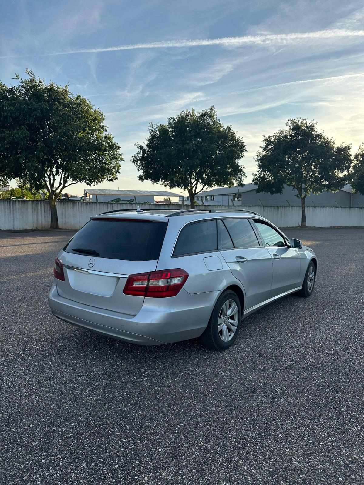 mercedes-benz-classe-e-e-220-cdi-blueefficiency-2010-diesel-2143cc