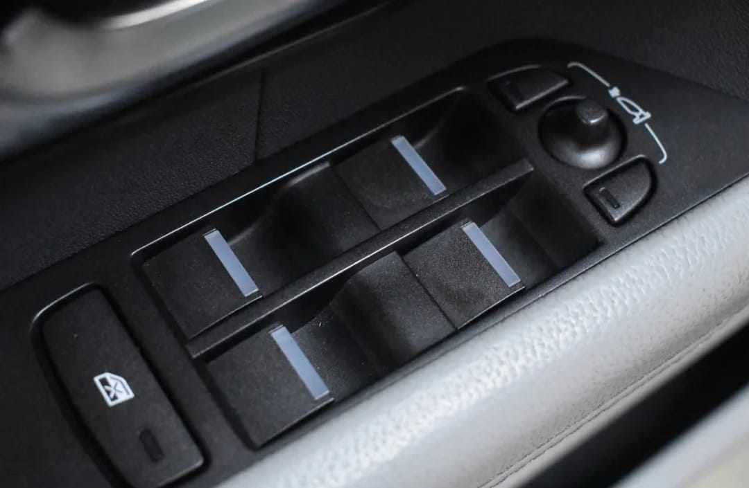 land-rover-range-rover-evoque-2-2-td4-awd-2014-diesel-2179cc