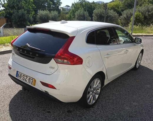 volvo-v40-d2-2017-diesel-1969cc