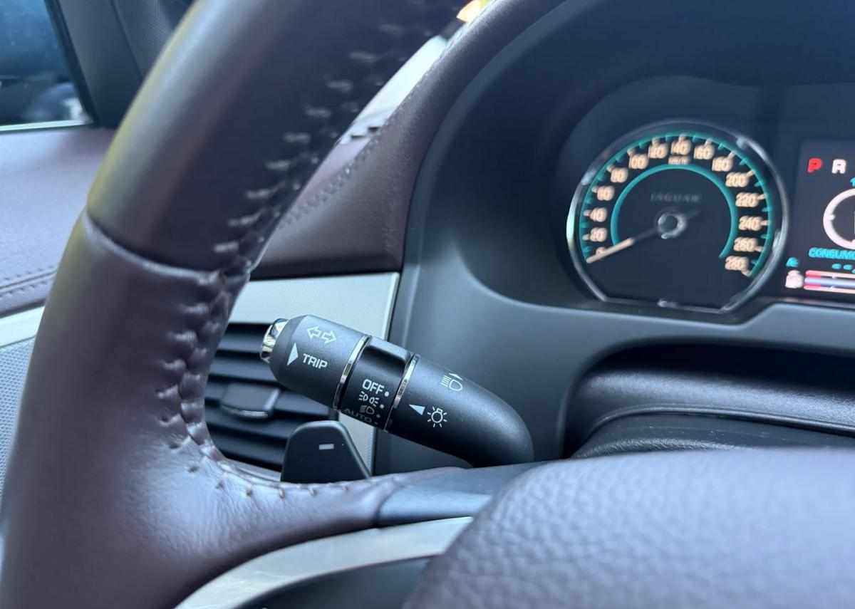 jaguar-xf-2-2-tdi4-2013-diesel-2179cc