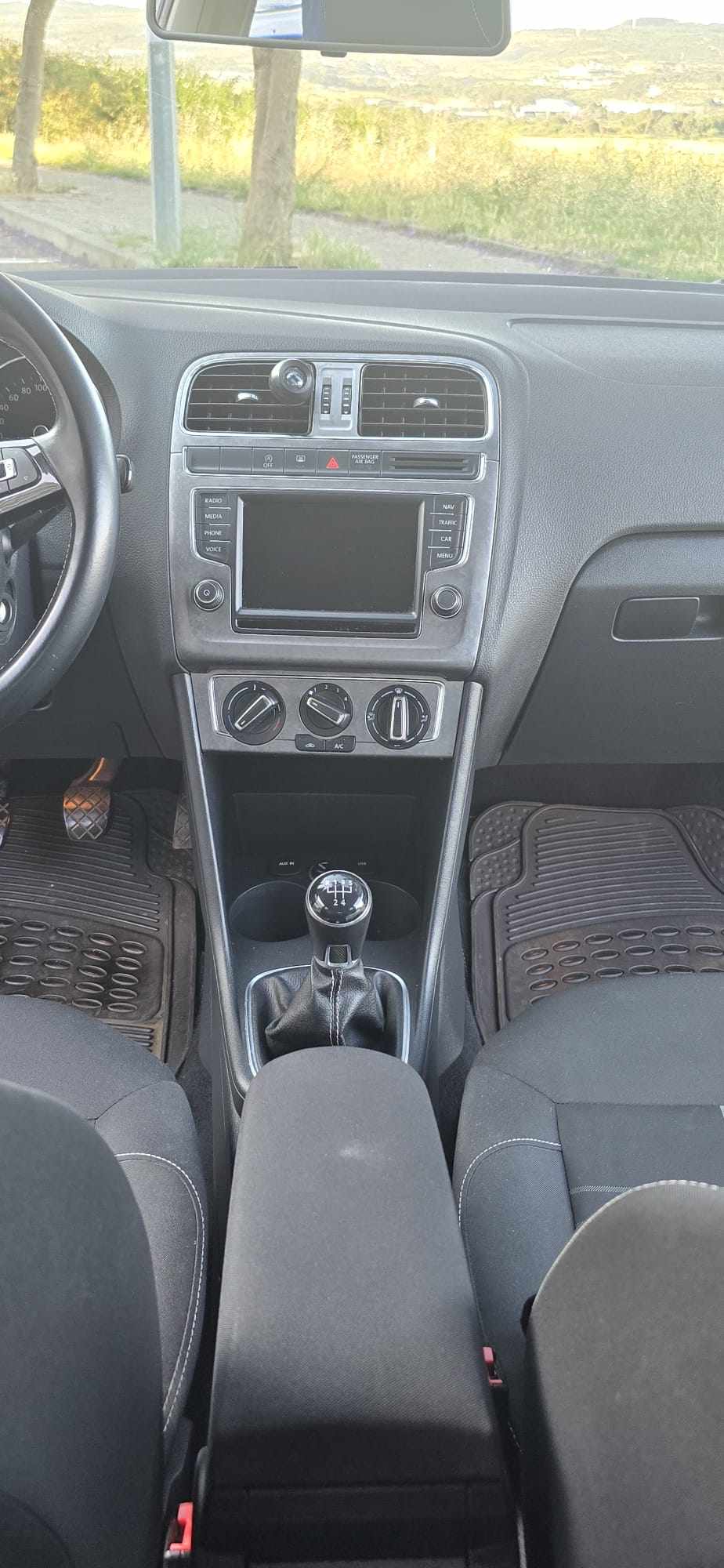 volkswagen-polo-1-4-tdi-bluemotion-2015-diesel-1422cc
