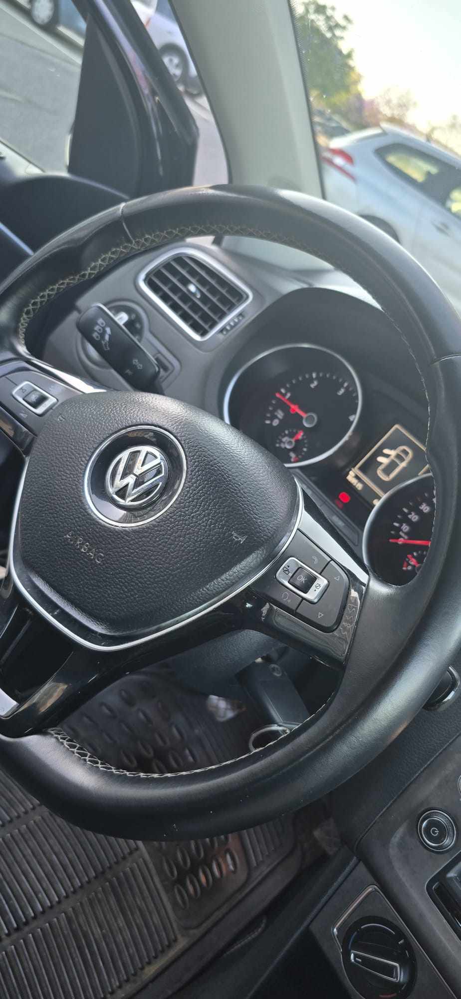 volkswagen-polo-1-4-tdi-bluemotion-2015-diesel-1422cc