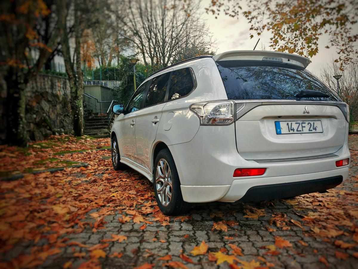 mitsubishi-outlander-2-0-plug-in-hybrid-2014-gasolina-1998cc