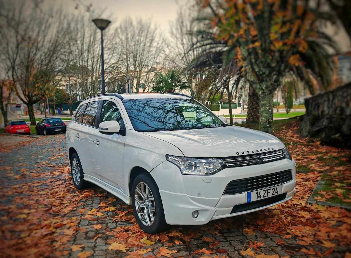 mitsubishi-outlander-2-0-plug-in-hybrid-2014-gasolina-1998cc