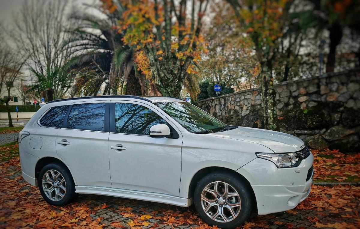 mitsubishi-outlander-2-0-plug-in-hybrid-2014-gasolina-1998cc