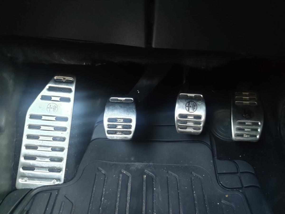 alfa-romeo-giulietta-1-4-tb-16v-multiair-2013-gasolina-1368cc