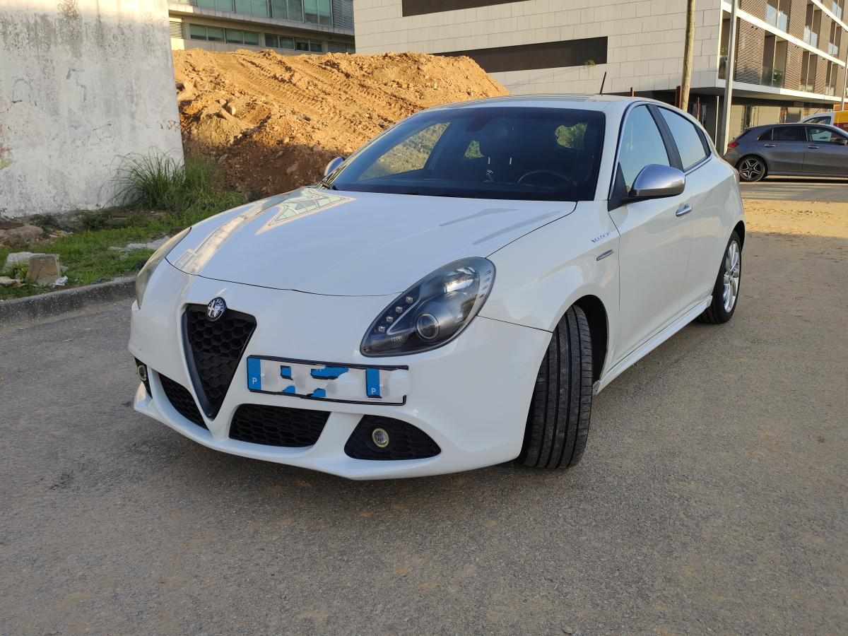 alfa-romeo-giulietta-1-4-tb-16v-multiair-2013-gasolina-1368cc