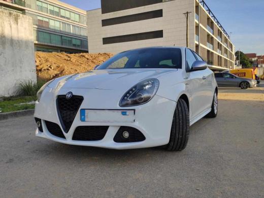 alfa-romeo-giulietta-1-4-tb-16v-multiair-2013-gasolina-1368cc