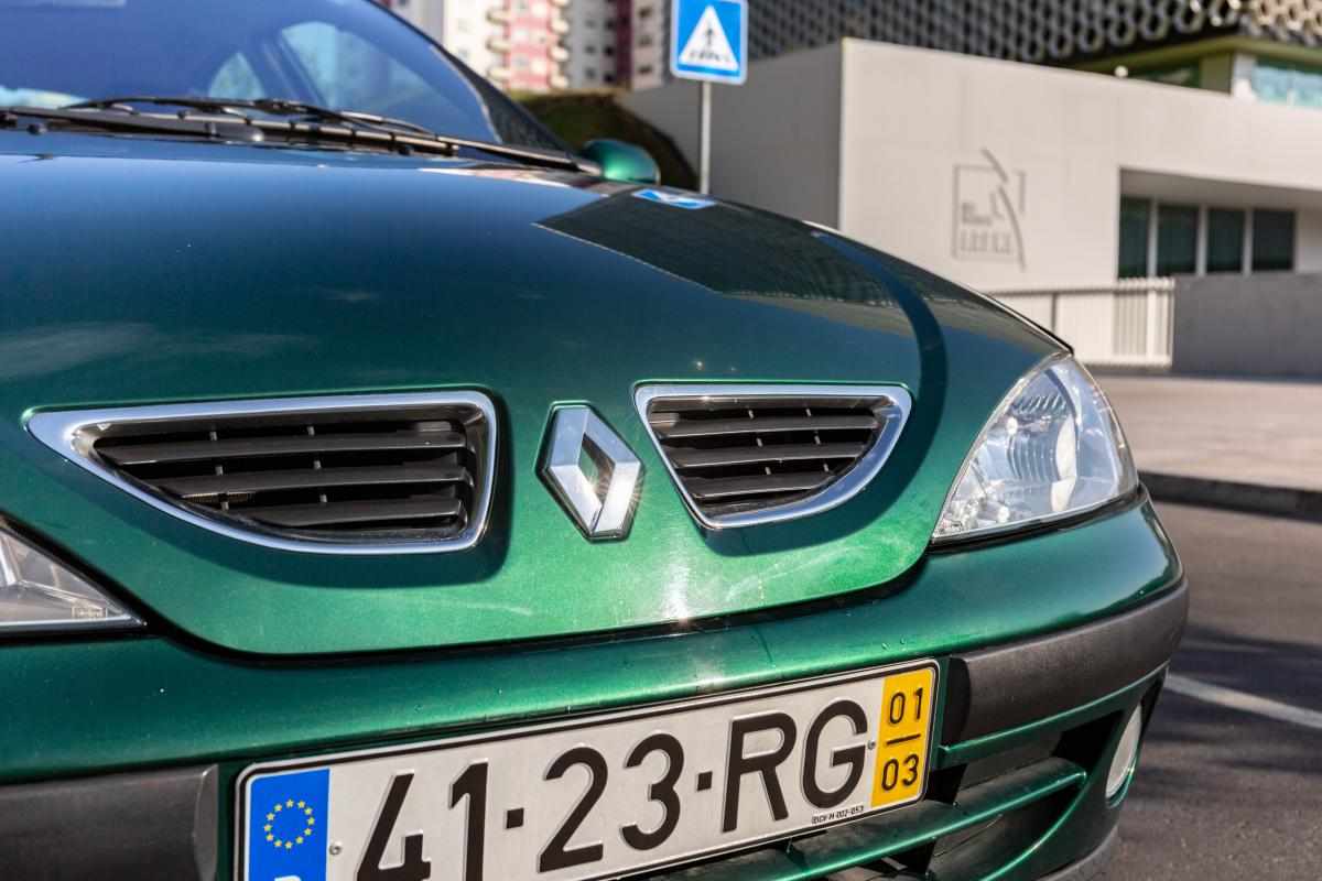 renault-megane-1-4-2001-gasolina-1390cc