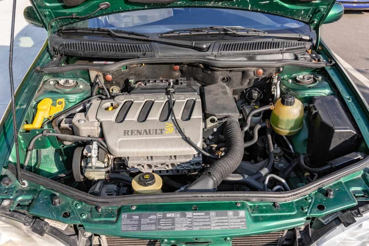 renault-megane-1-4-2001-gasolina-1390cc