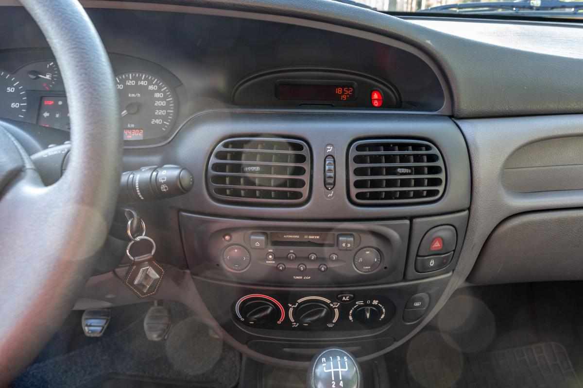 renault-megane-1-4-2001-gasolina-1390cc