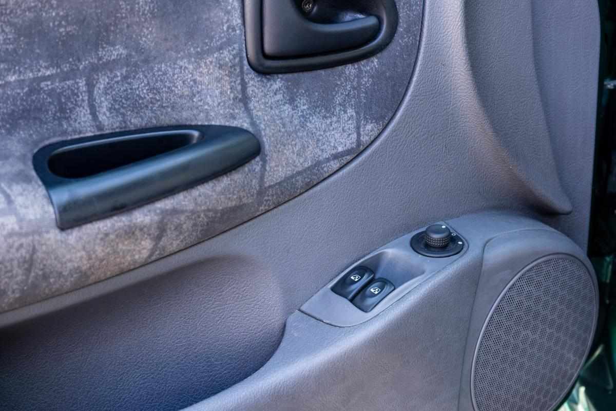 renault-megane-1-4-2001-gasolina-1390cc