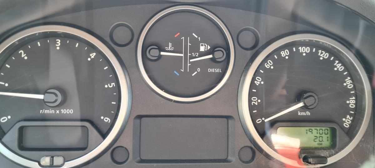 land-rover-defender-2-5-td5-awd-2007-diesel-2402cc